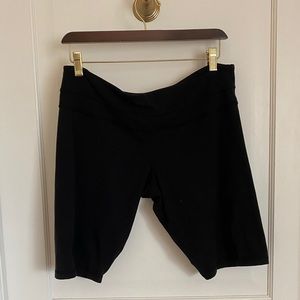 Lululemon reversible black bikers.